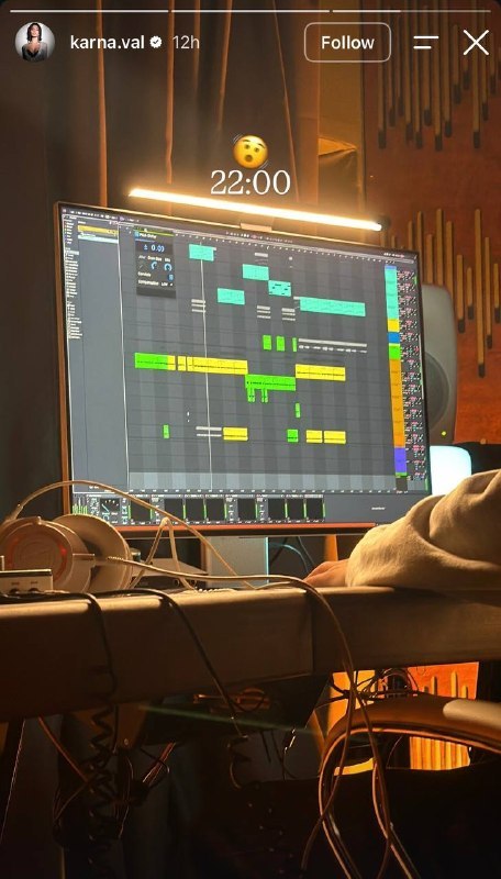 Иллюстрация к новости: Валя Карнавал поделилась фото из студии