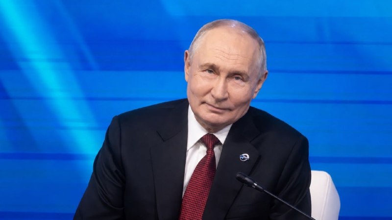 Иллюстрация к новости: Путин: доля рубля в расчётах с Африкой достигает 85%